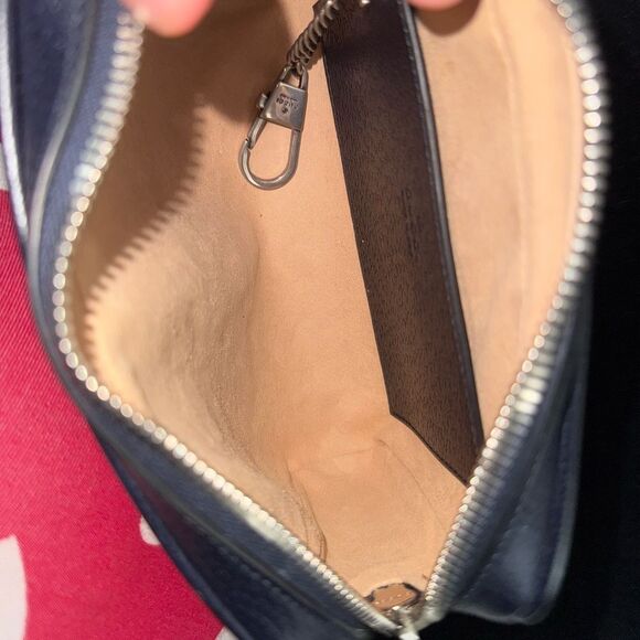 Brand new Gucci navy  and Cream Crossbody Bag with Gg logo crossbody - Picture 14 of 17